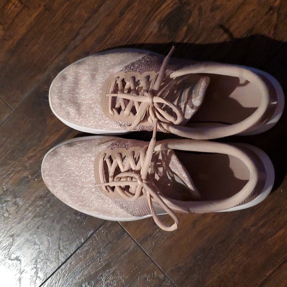 Womens Nike shoes